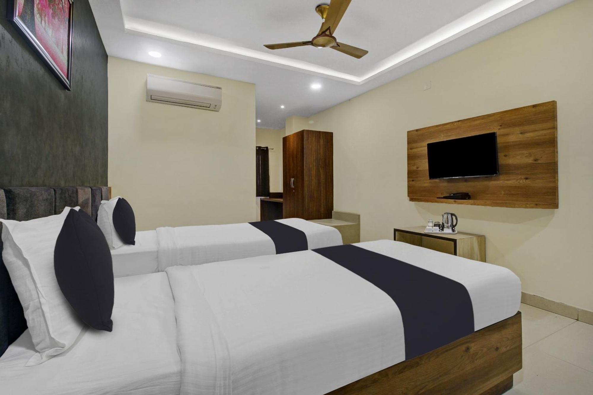 Collection O Hotel Swagath Pride Mancherāl 外观 照片